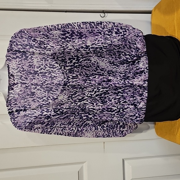 Jennifer Lopez Animal Print Flowy Top EUC Size Large - Picture 5 of 9